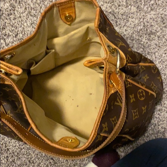 Louis Vuitton Galleria PM Monogram Handbag - Picture 11 of 11